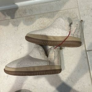 Dearfoams Memory Foam Insulated booties